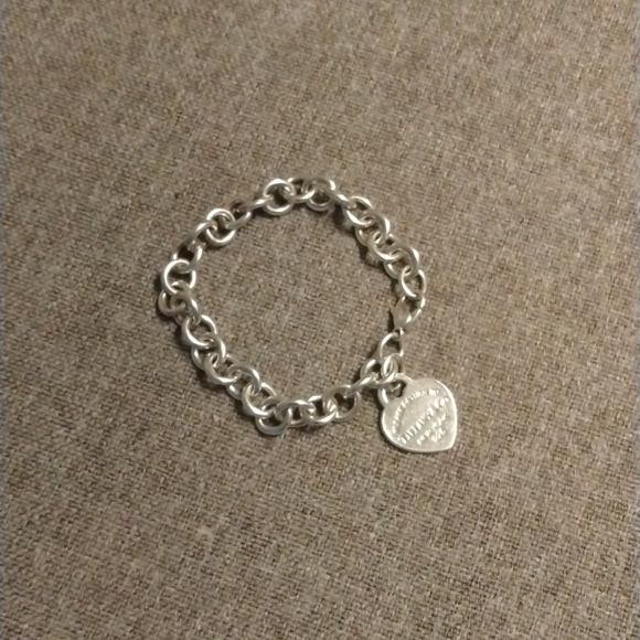 Return To Tiffany Bracelet - Picture 4 of 6